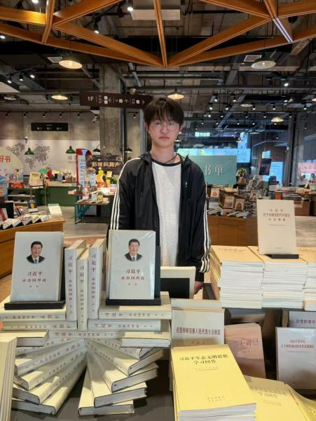 砥砺前行，梦想成真——2025届自动化专业曹伟波