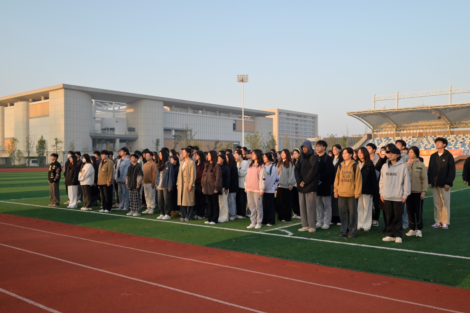 1732239987205949.jpg 8BCA3F19135B6E795D41B76879E09305.jpg