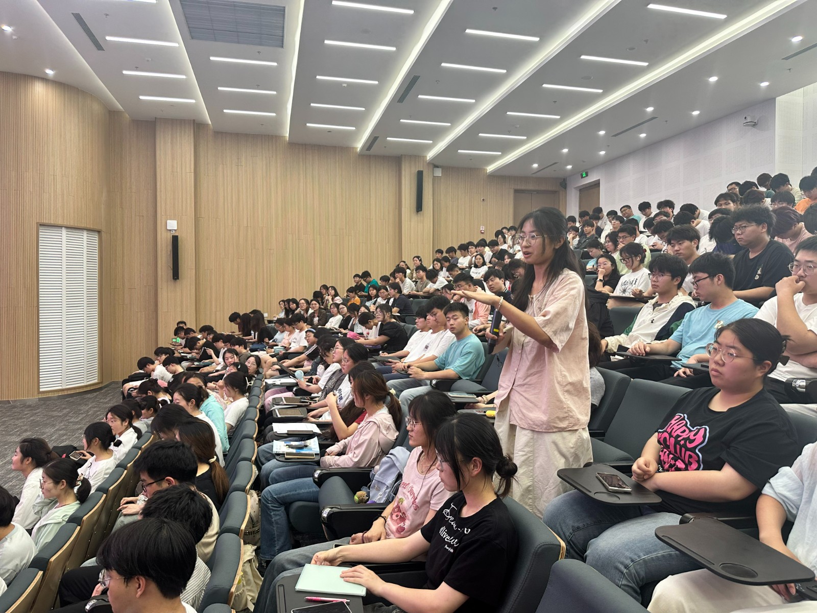 1748594790828583.jpg 1748594790828583.jpg