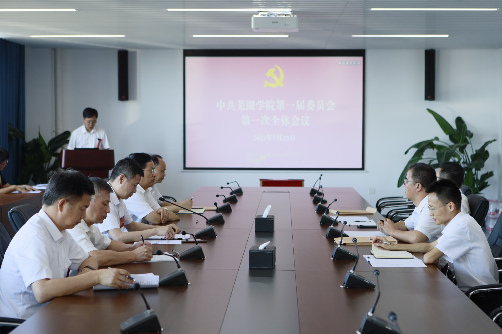 1753352152976560.jpg 1753352152976560.jpg