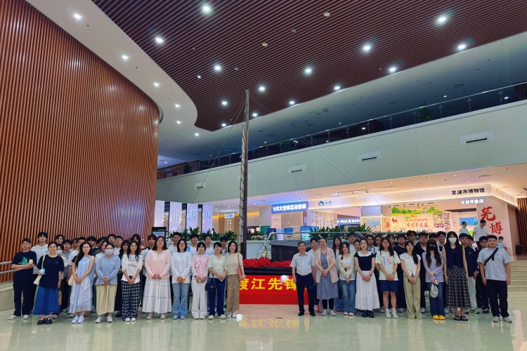 1779524964506010.jpg 参观博物馆(1)-修改尺寸版.jpg