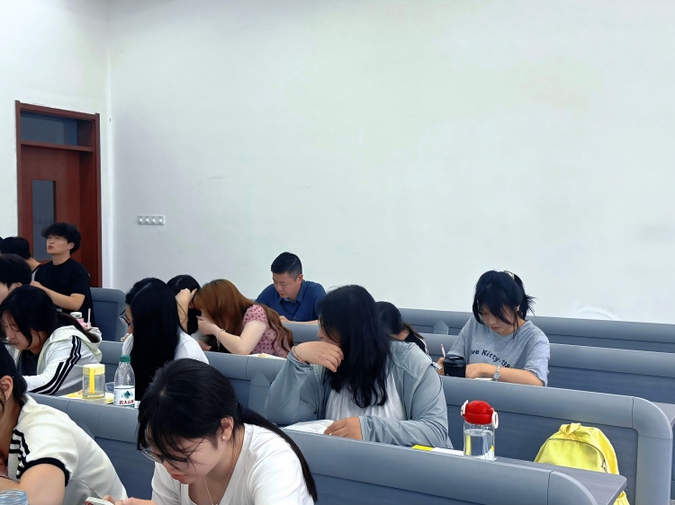 房书记听课01-修改尺寸版.jpg